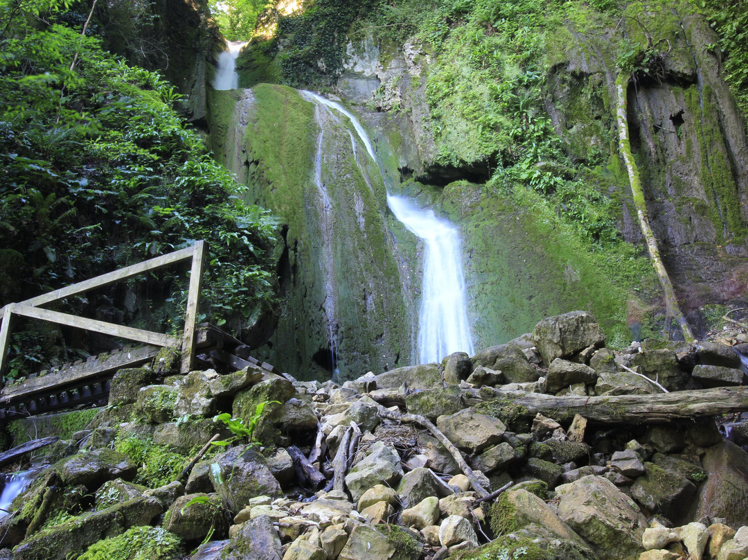 Aktas Waterfall景点图片