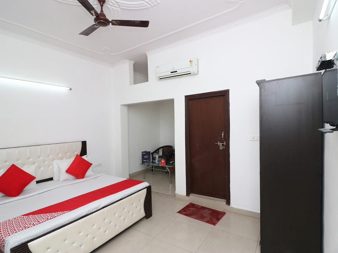 Hotel Virus Bistro and Kitchen主图