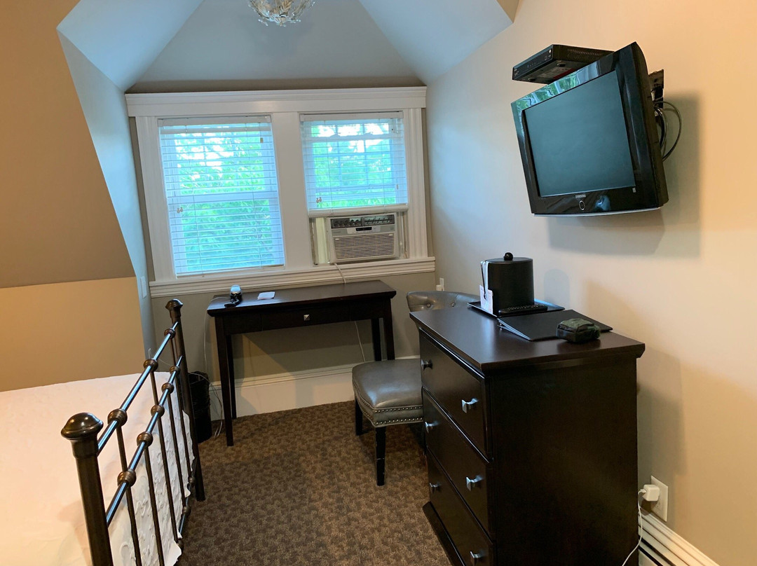 朗伍德酒店主图