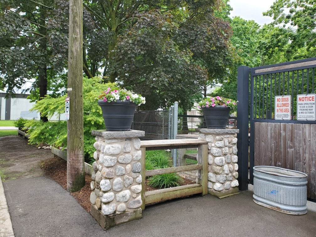 Happy Rolph's Animal Farm-圣凯瑟琳斯必去景点