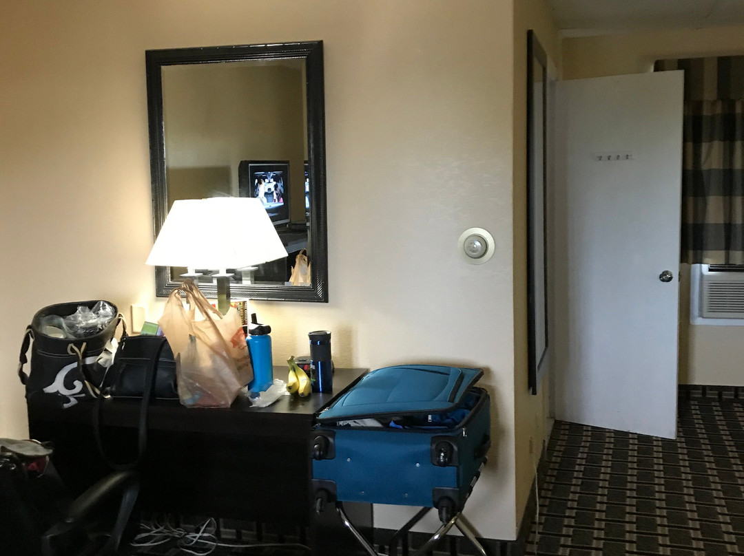 Travelodge by Wyndham South Burlington主图