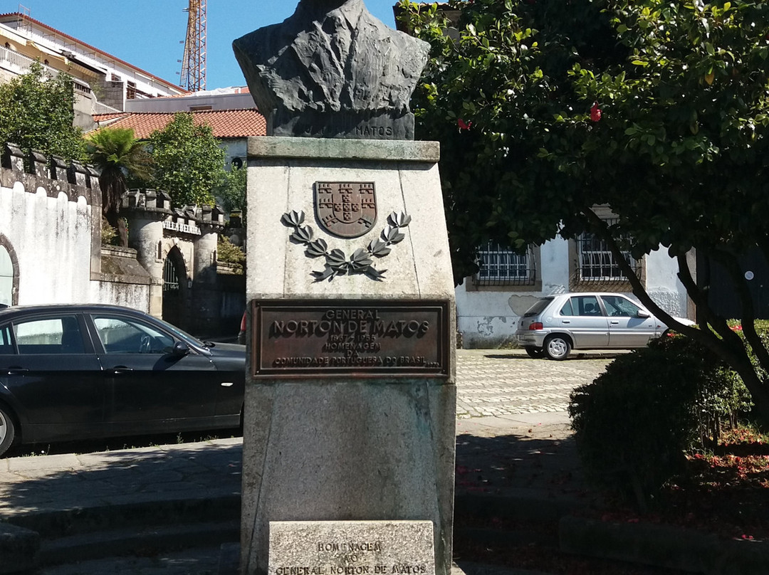 Geraz do Lima旅游景点-Busto General Norton de Matos
