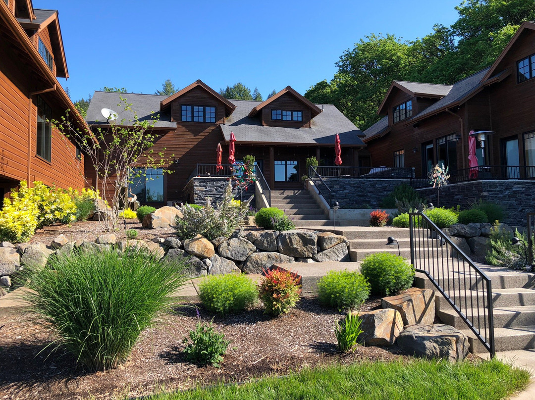 Vineyard View Inn主图