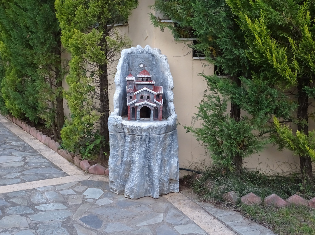 法米斯伊甸园酒店主图