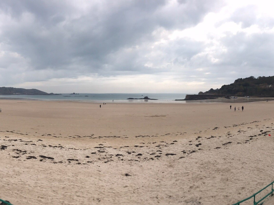 St. Brelade's Bay Beach景点图片