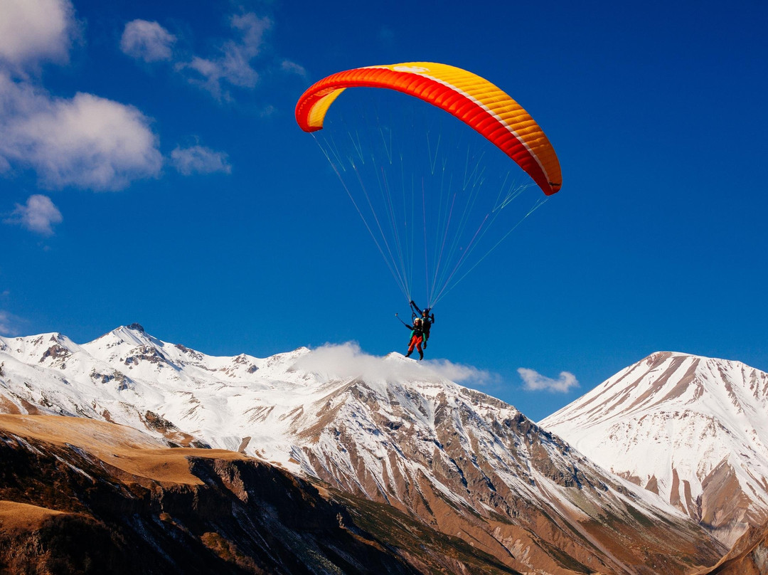 Paragliding in Gudauri — Toors