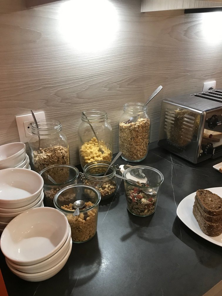 巴黎勒瓦卢瓦桥纳伊美居酒店-餐饮