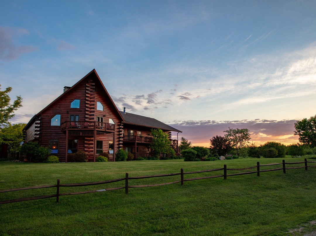 Point Au Roche Lodge主图