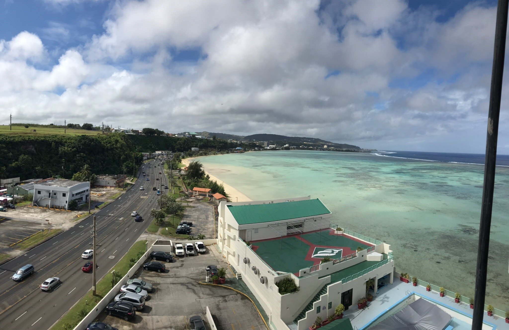 阿鲁彭海滩塔酒店-官方