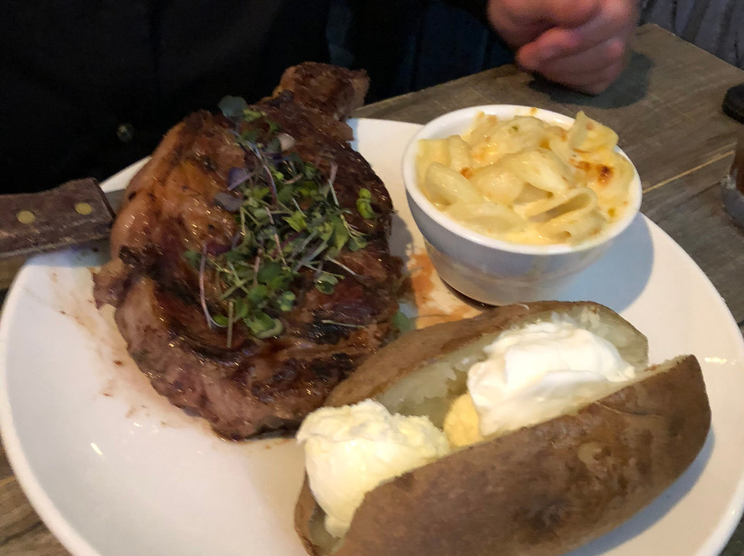 Hilltop Tavern and Inn主图