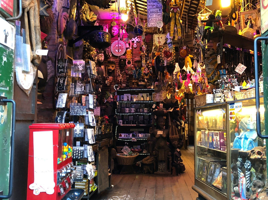 Rev. Zombie's Voodoo Shop景点图片