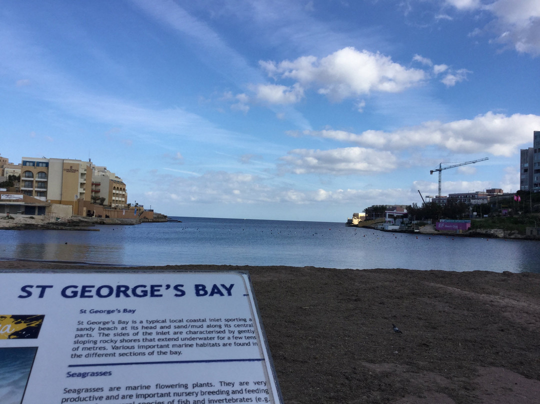 St. George's Bay景点图片