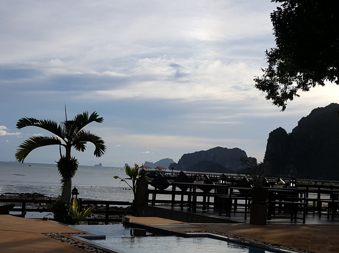 甲米热带沙滩度假村主图