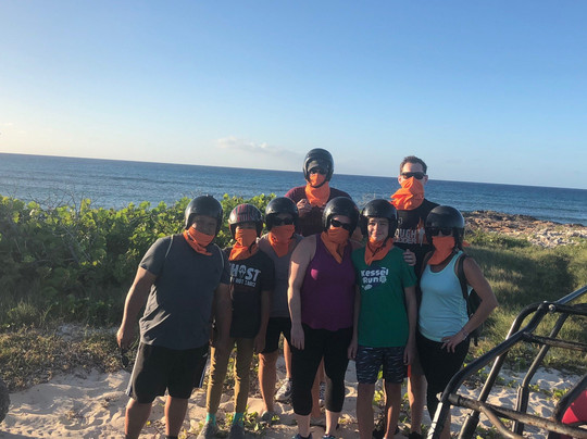 Froggies Ultimate Tours-普罗维登西亚莱斯必去景点