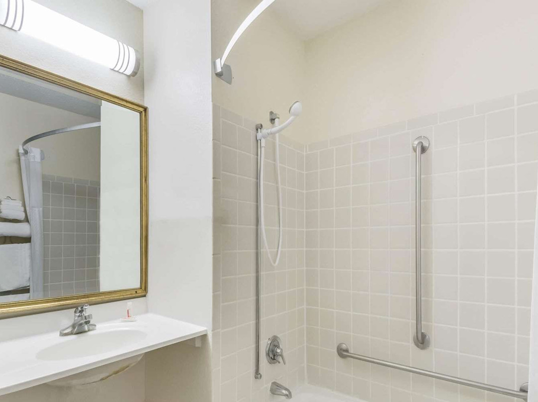 Super 8 by Wyndham Columbus主图