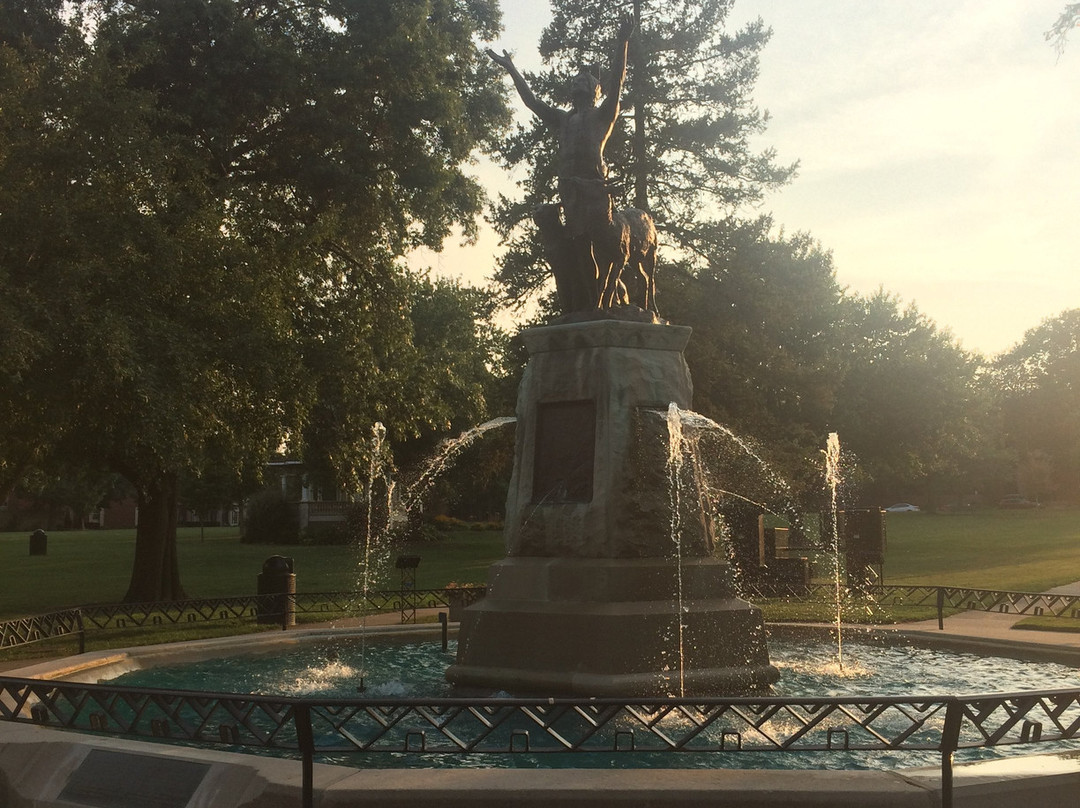 West Side Park-尚贝恩必去景点