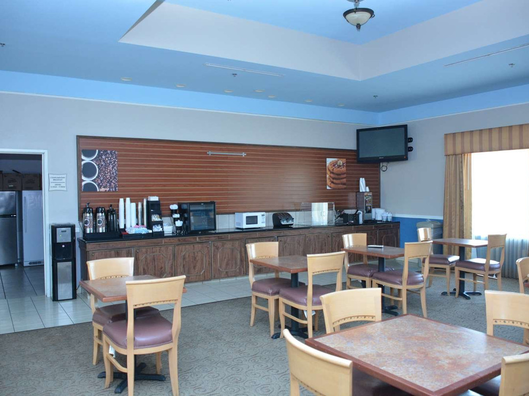 Baymont Inn & Suites Brenham主图