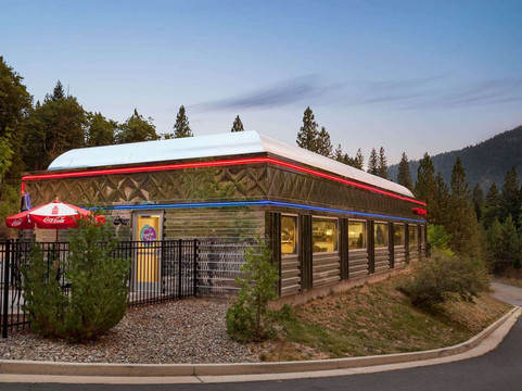 邓斯缪尔Travelodge by Wyndham酒店主图