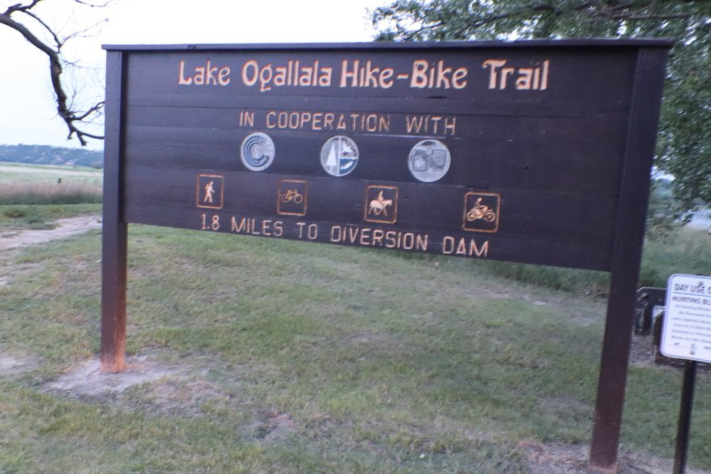 Lake Ogallala State Recreation Area景点图片