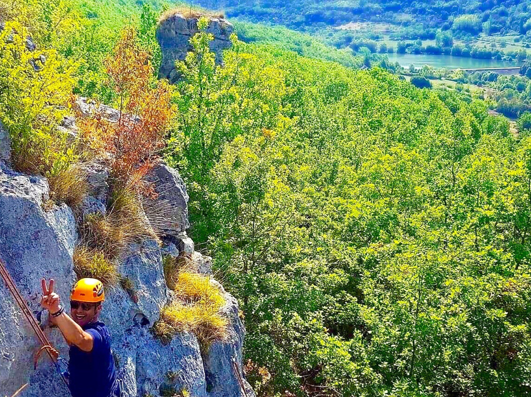 Saint-Cernin-de-Larche旅游攻略图片