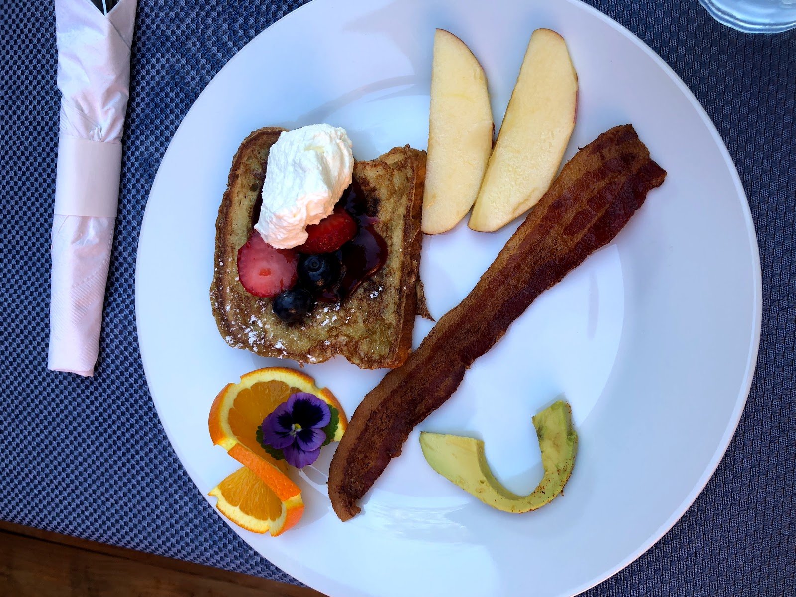 Vertical Horizons Treehouse Paradise-餐饮