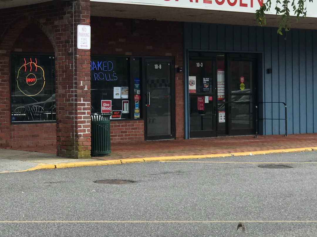 Fort Salonga餐馆和美食-Village Delicatessen