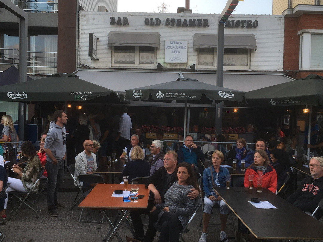 Cocktail Bar & Bistro Old Steamer