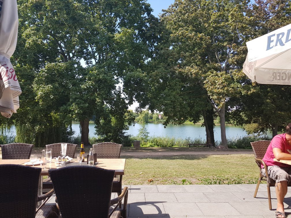 Zerpenschleuse餐馆和美食-Wir - Restaurant Am See