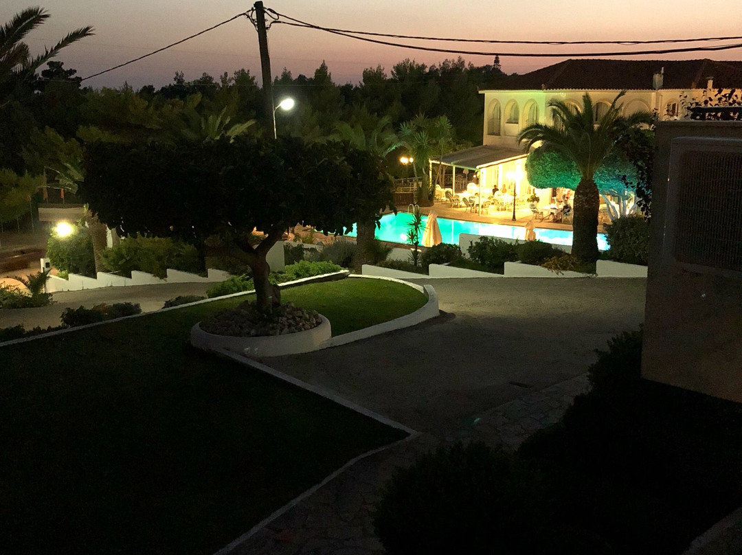 Nondas Apartments主图