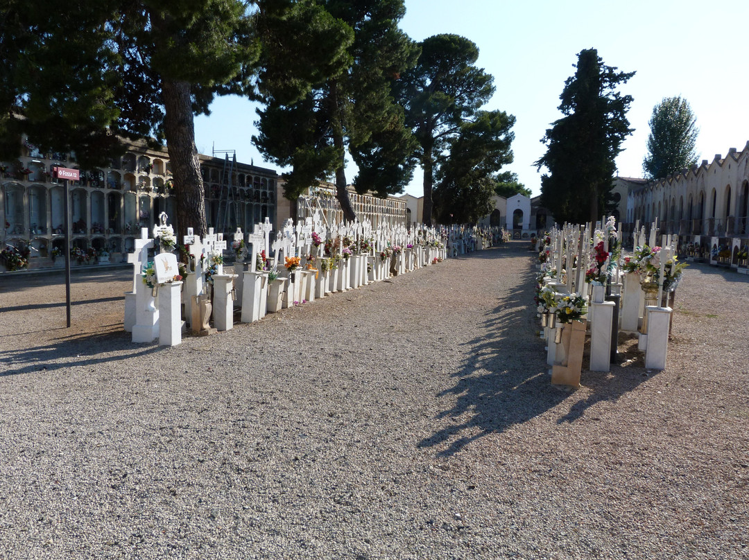 Cementerio De Reus景点图片