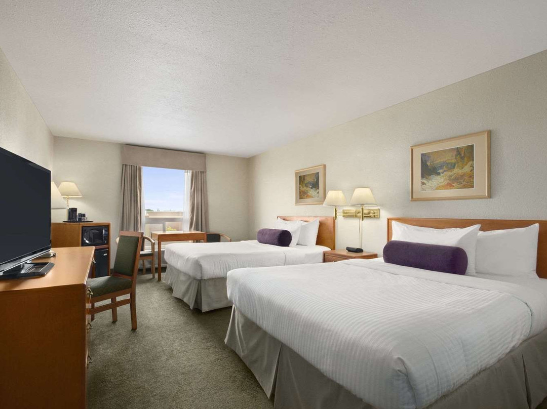 Days Inn By Wyndham Red Deer主图