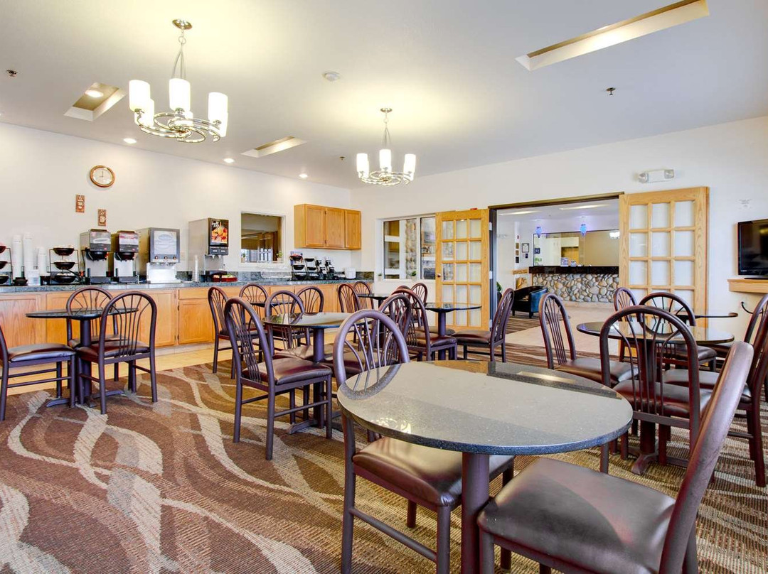 Best Western Firestone Inn & Suites主图