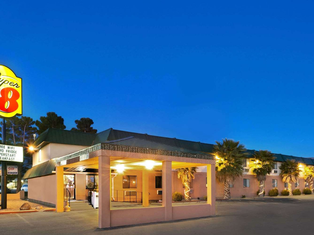 Super 8 by Wyndham Alamogordo主图