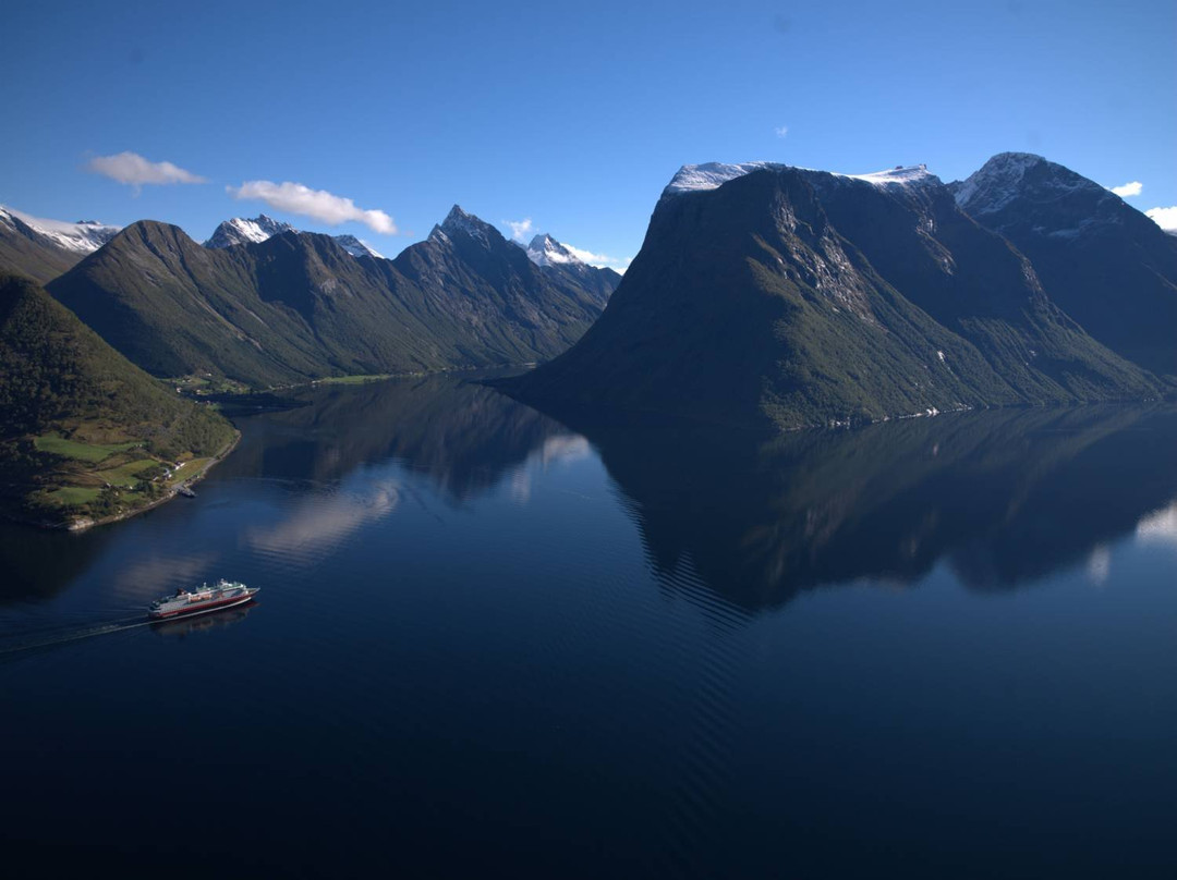 Tourist Cinema - View The Fjords-奥勒松必去景点