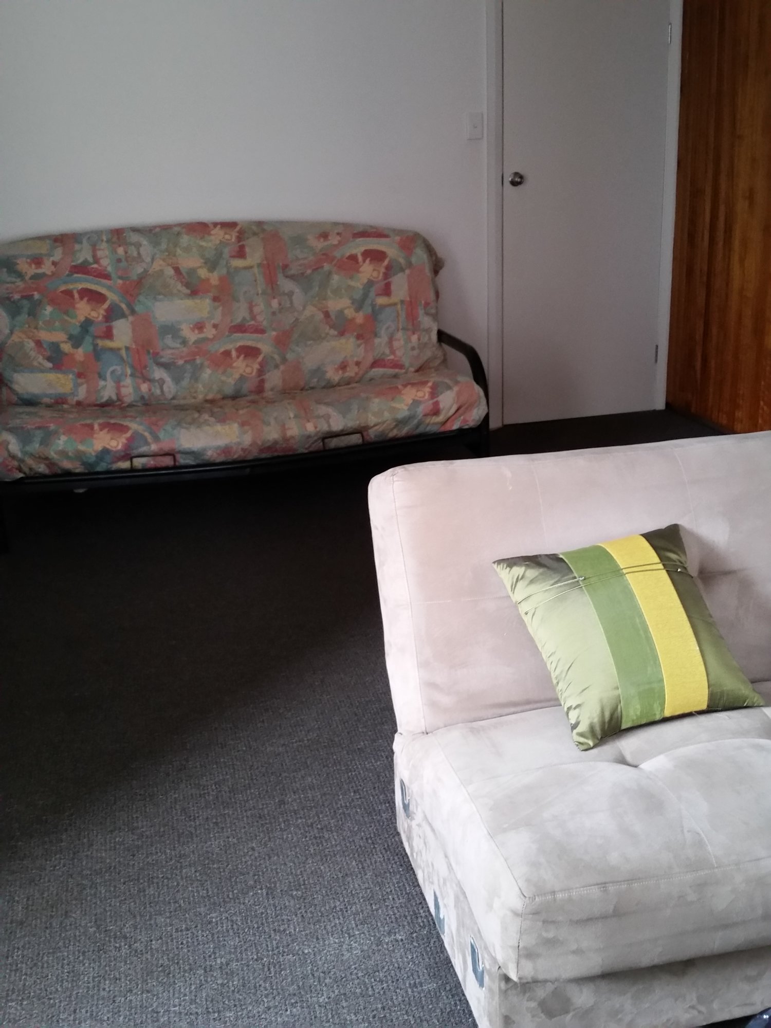 Tullah Tavern-官方