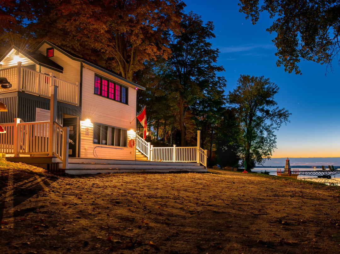 East Lake Shores Cottage Resort