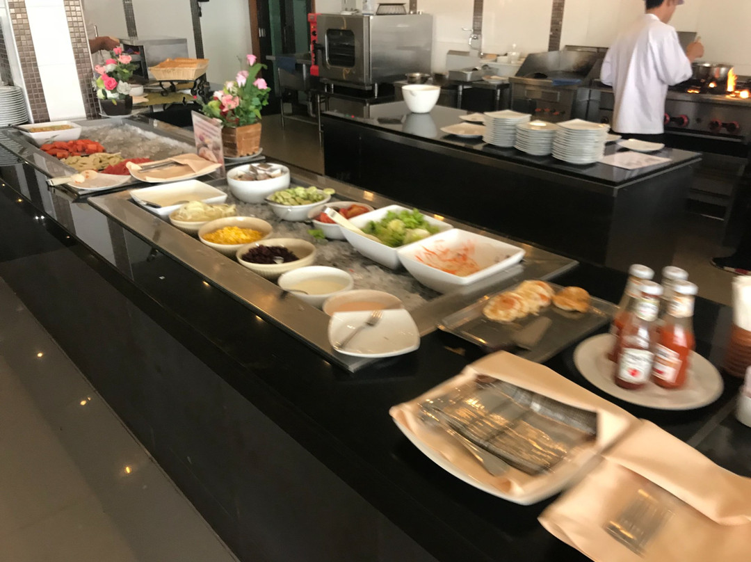 芭东绿山酒店主图