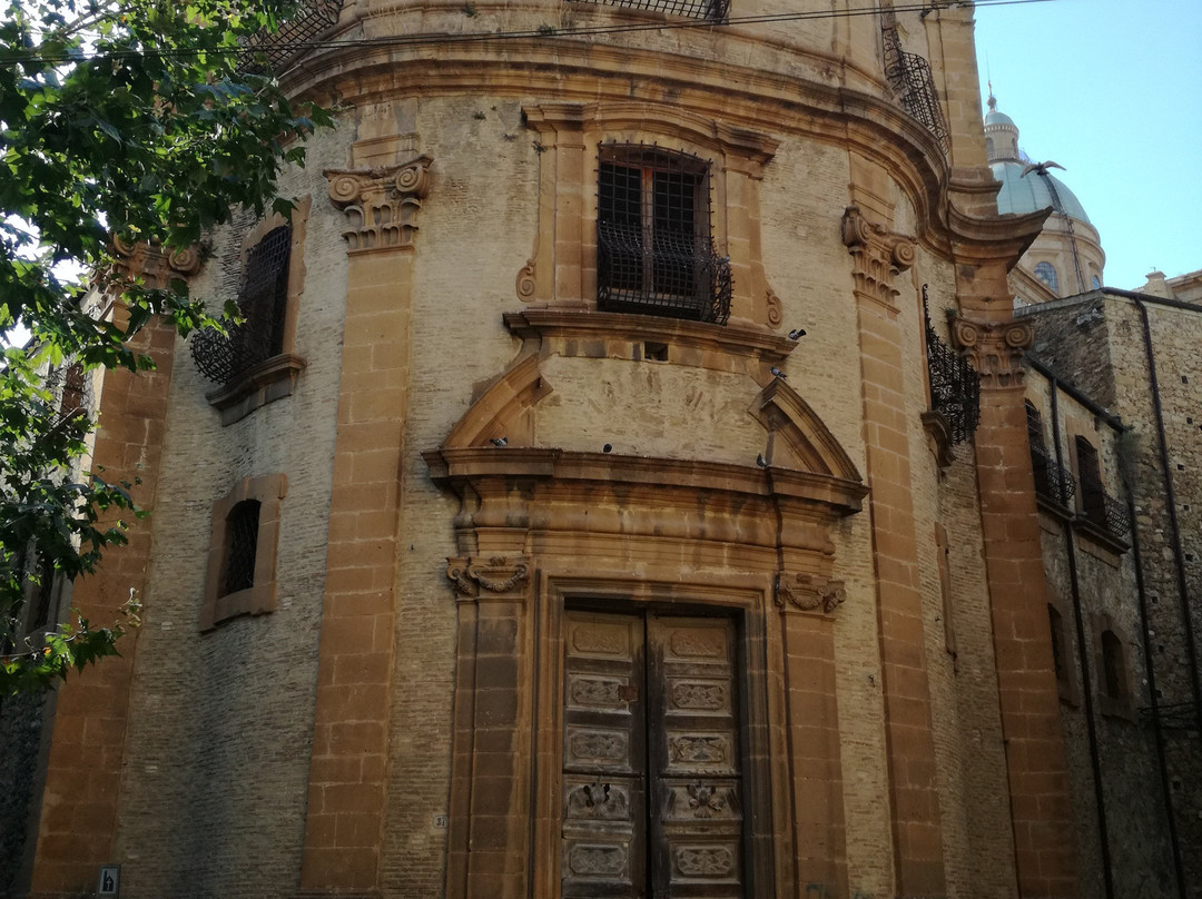 Chiesa e Convento di S. Anna-皮亚扎－阿尔梅里纳必去景点