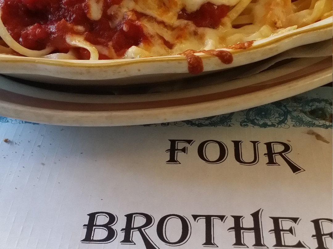 Hillsdale餐馆和美食-Four Brothers Pizza Inn & Restaurant