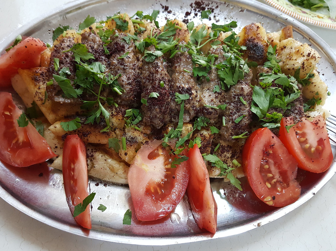 图尔古特卢餐馆和美食-Manisali Kebapci