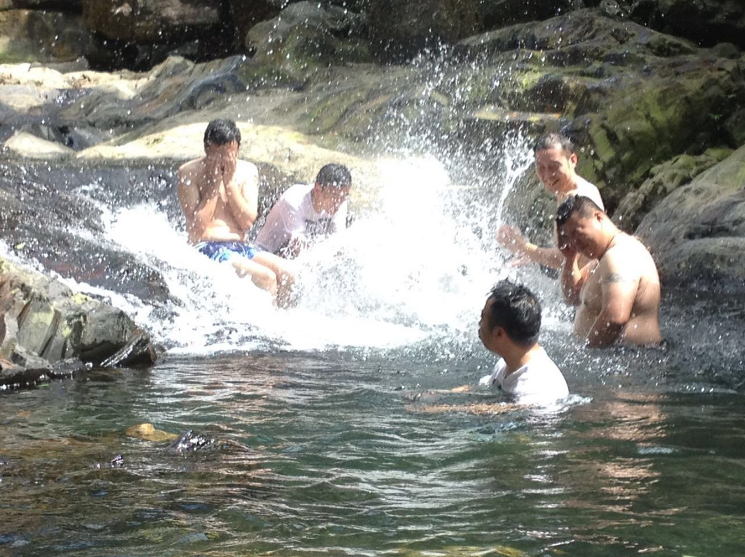 岩鹰洞-洪江市必去景点