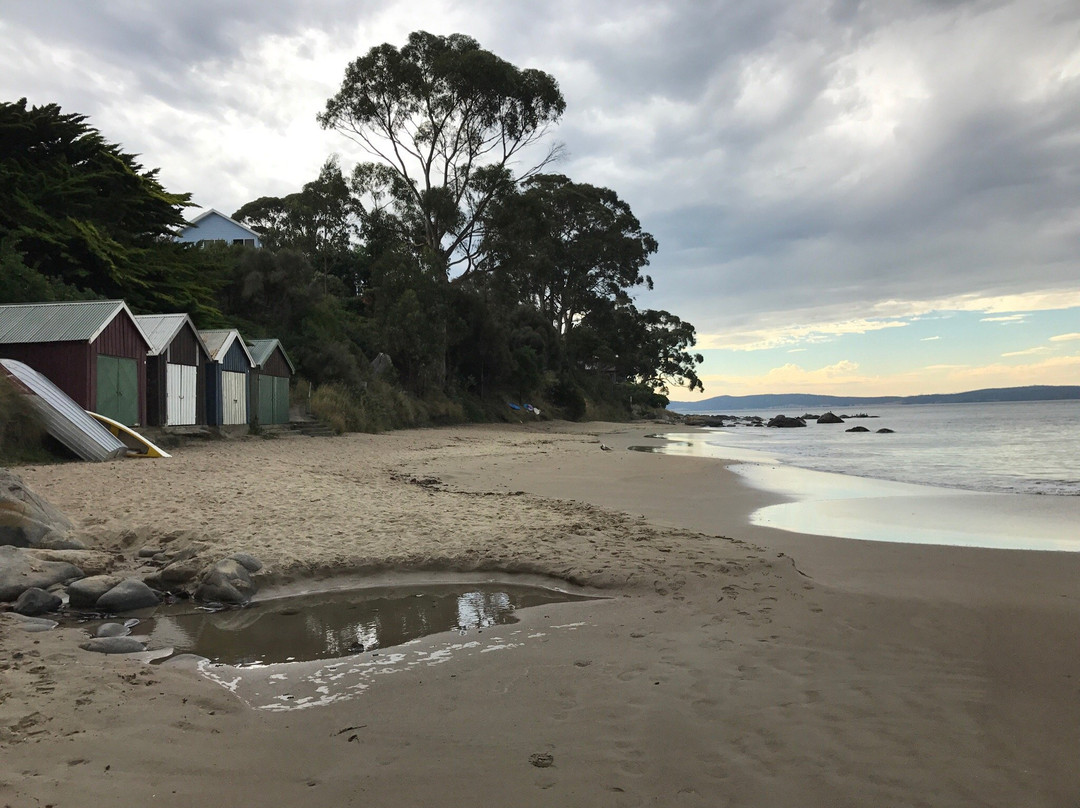 Hinsby Beach景点图片