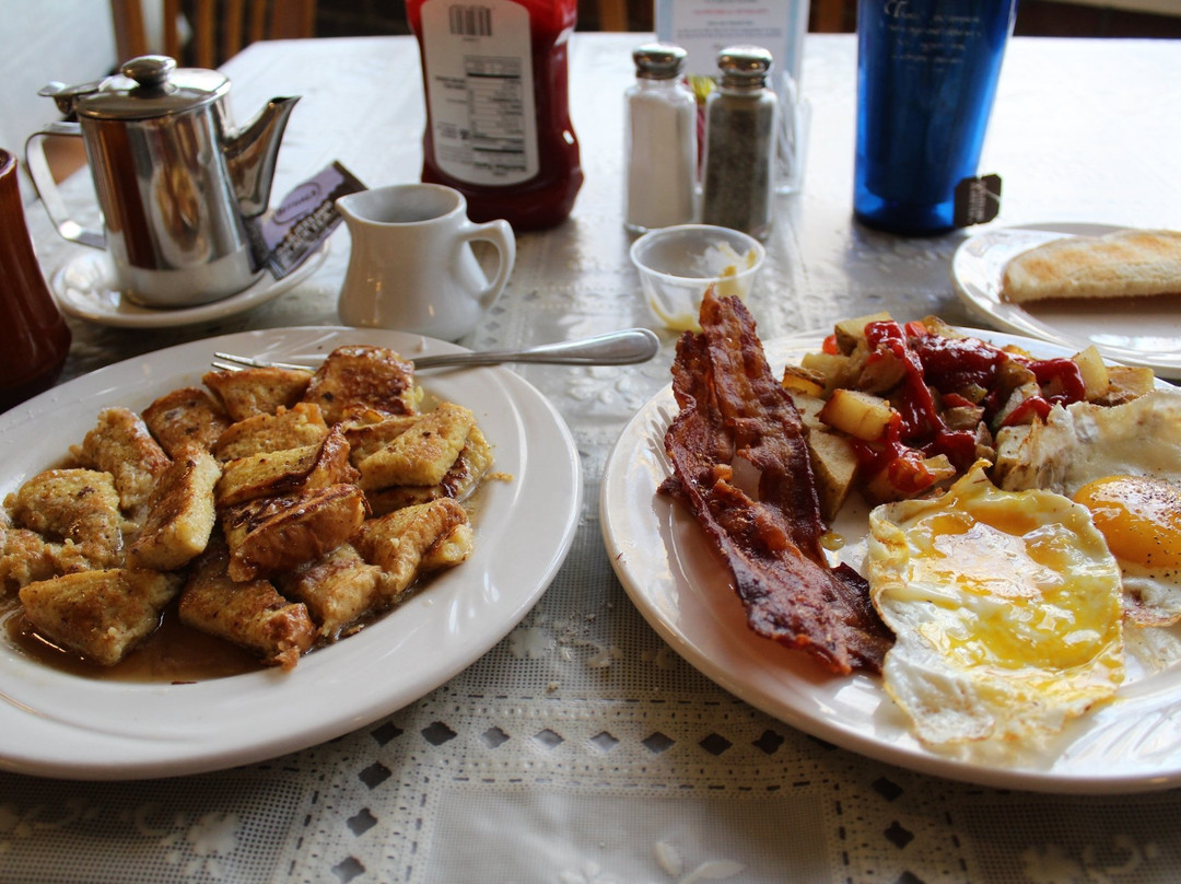 Spencer餐馆和美食-Birdhouse Restaurant