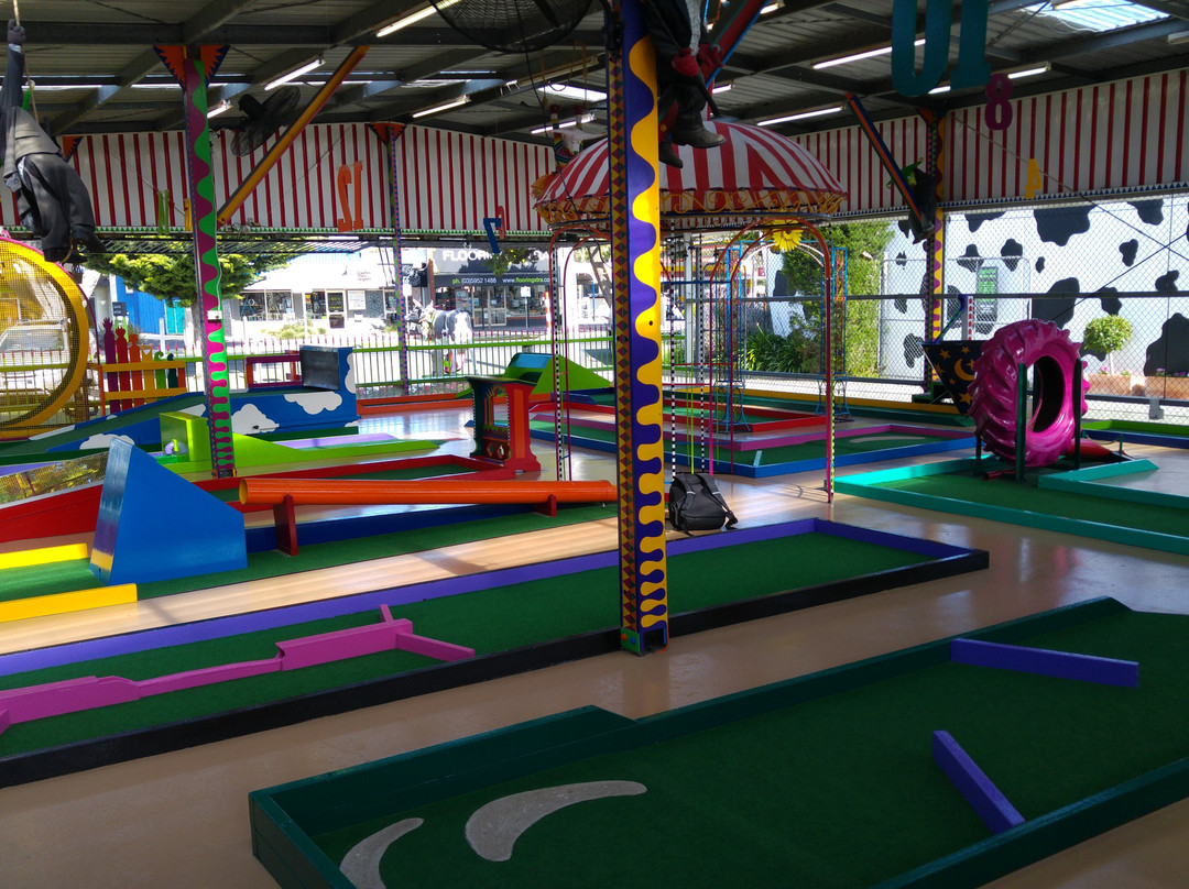 Grumpys Crazy Golf-考斯必去景点