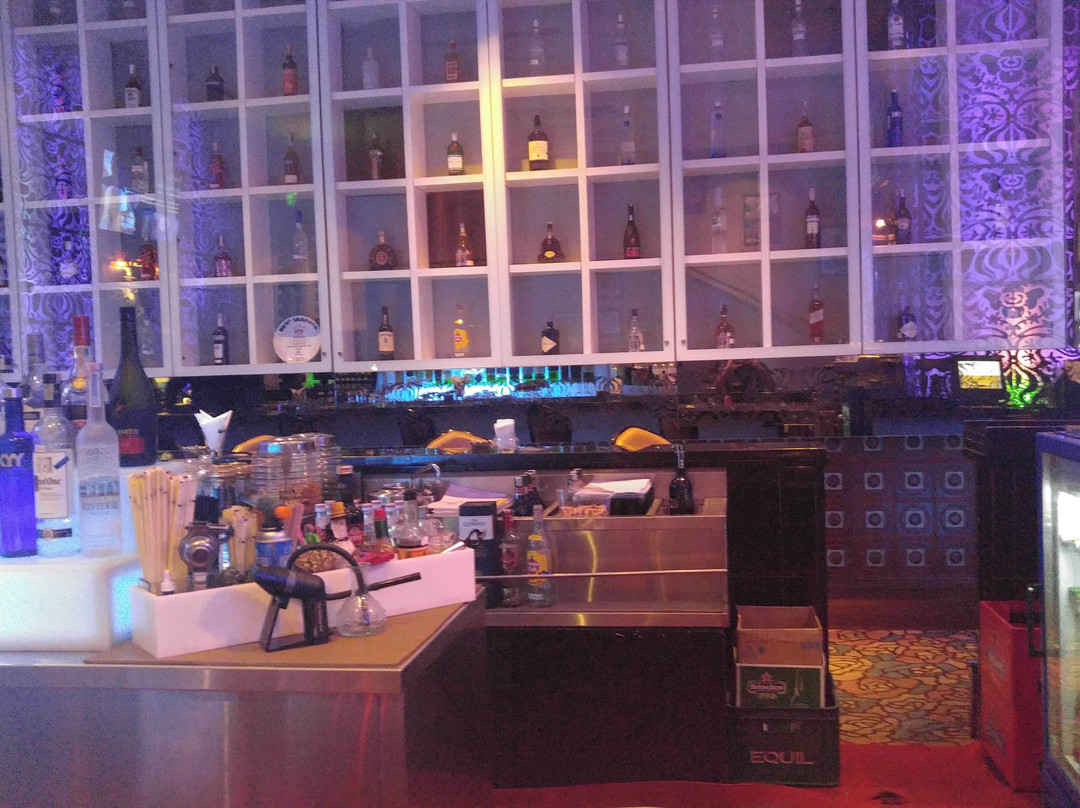 Blu Martini Bar & Lounge