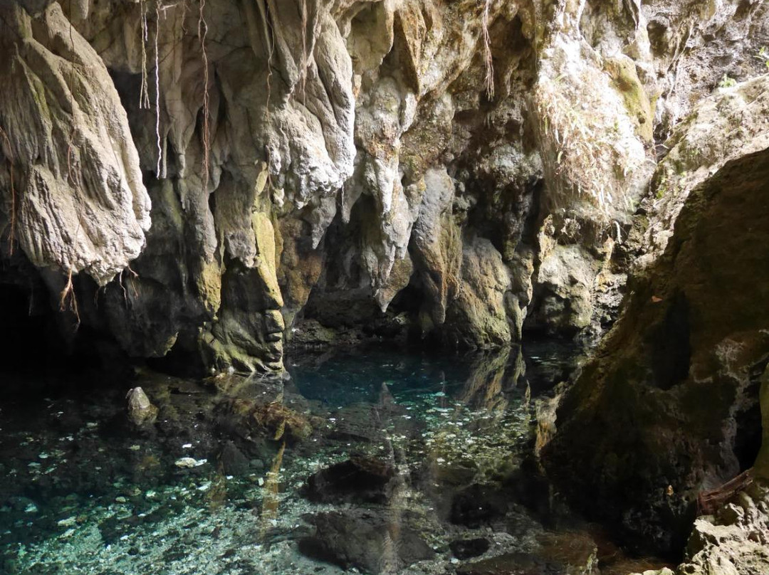 Hawang Cave景点图片