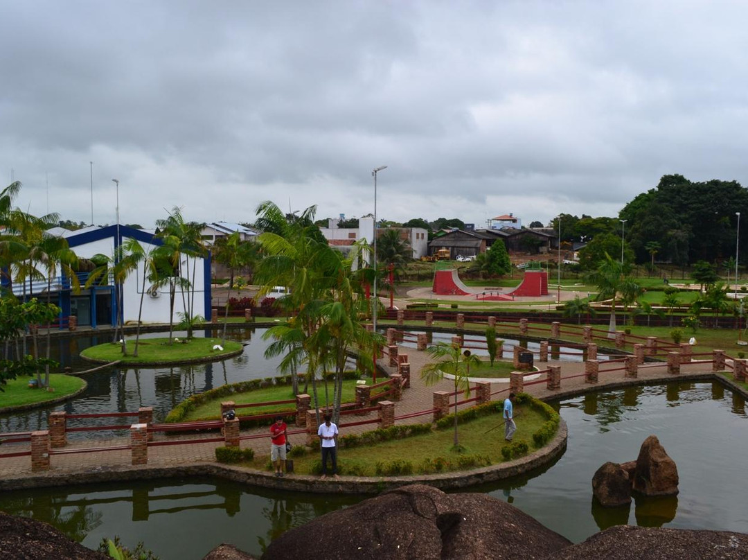 Praça da Liberdade-Ouro Preto Do Oeste必去景点