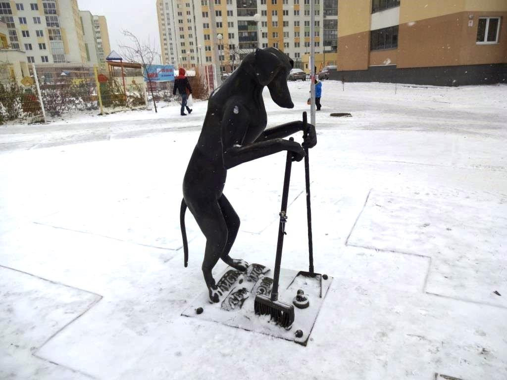 Monument to The Dog Cleaning After Itself-叶卡捷琳堡必去景点