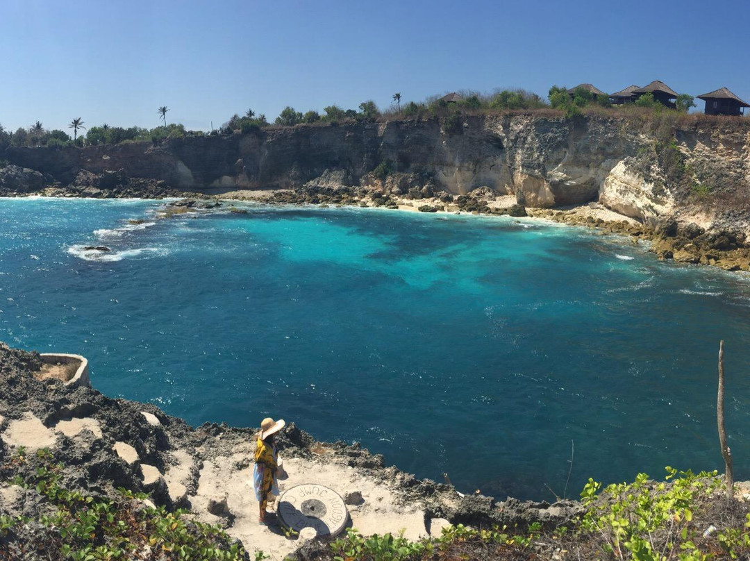 Blue Lagoon Cliff Jump-努沙切宁安岛必去景点