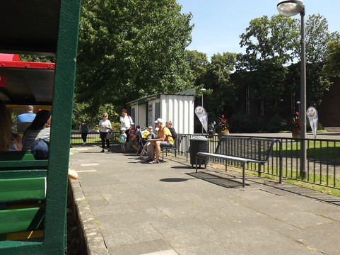 Kleinbahn im Rheinpark-科隆必去景点